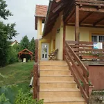 Katica Haz 度假居 Zánka